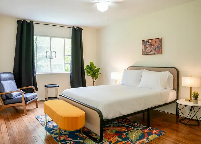 Los Angeles Miracle Mile Spacious 2Br Townhouse