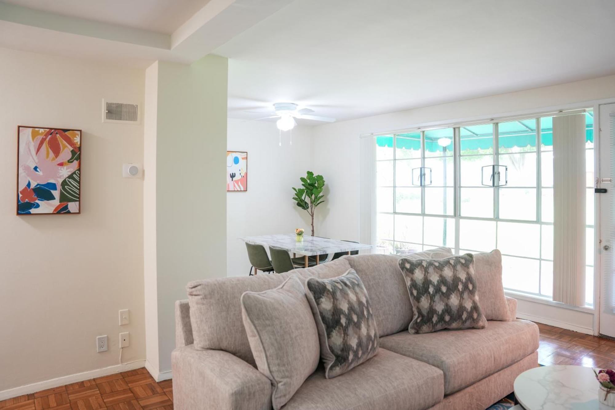 Angeles Miracle Mile Spacious 2br Townhouse * Los Angeles