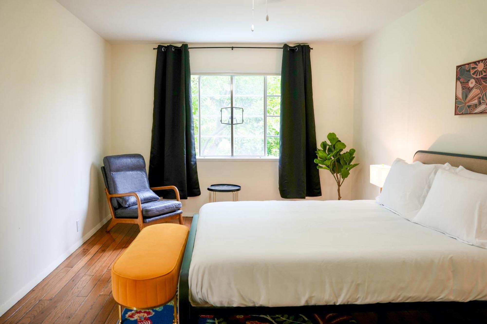 Angeles Miracle Mile Spacious 2br Townhouse Los Angeles