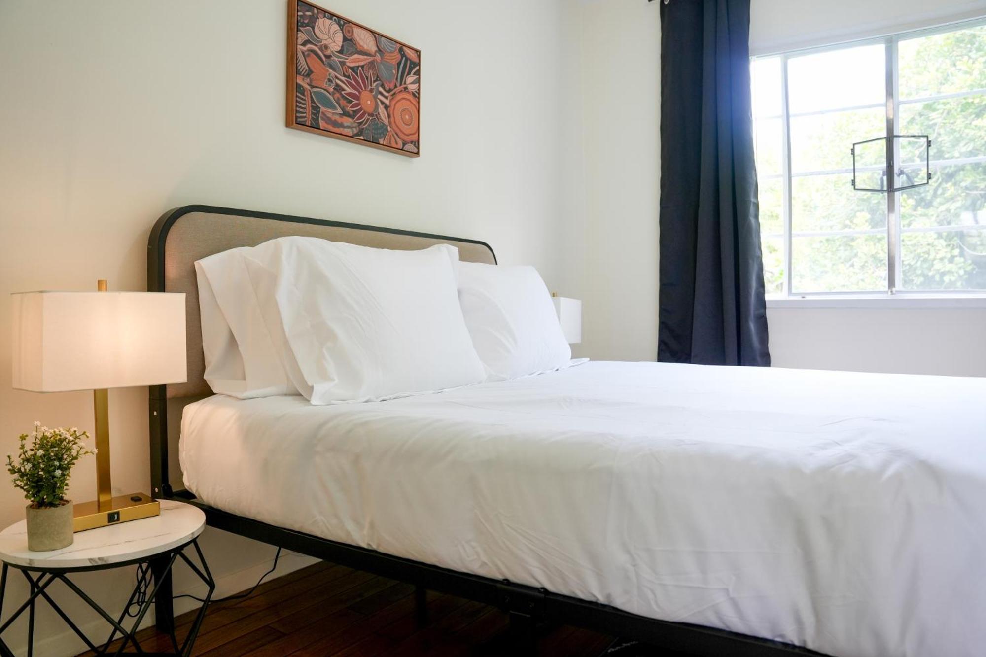 Angeles Miracle Mile Spacious 2br Townhouse Apartment *